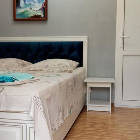 Hôtel Samira à Gagra Extérieur photo