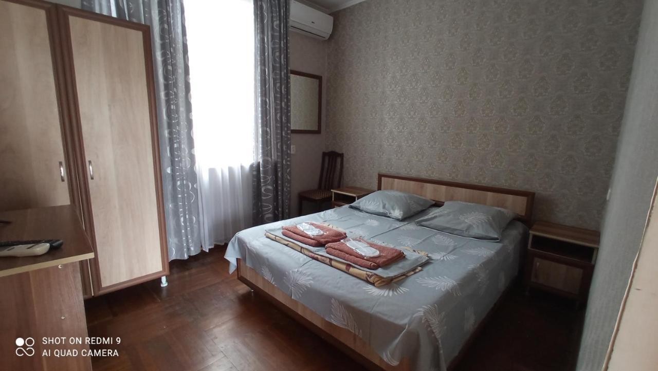 Hôtel Samira à Gagra Extérieur photo