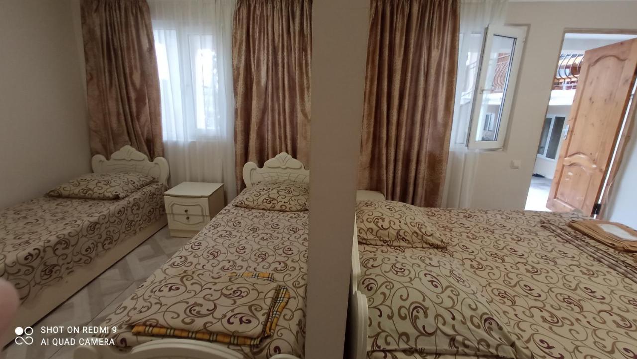 Hôtel Samira à Gagra Extérieur photo