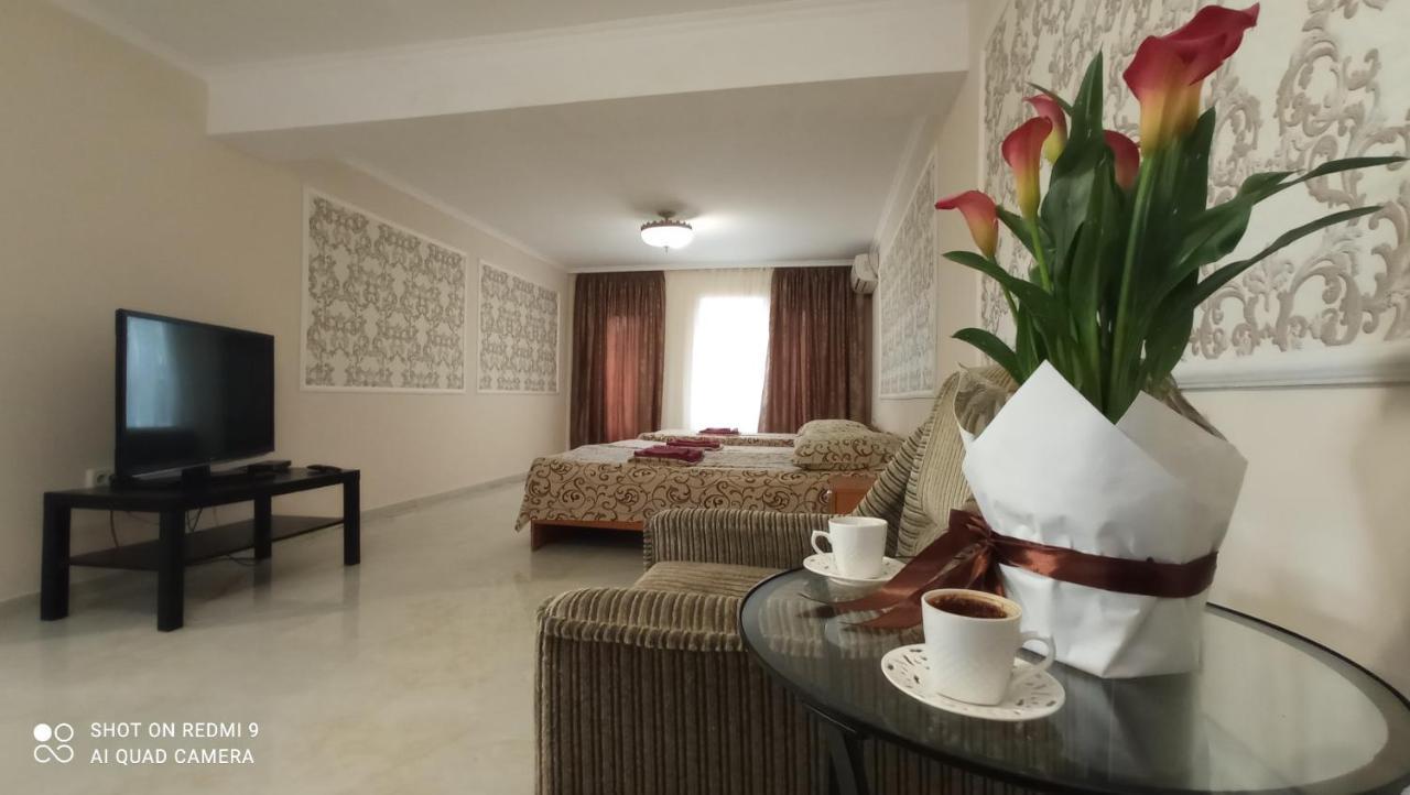 Hôtel Samira à Gagra Extérieur photo