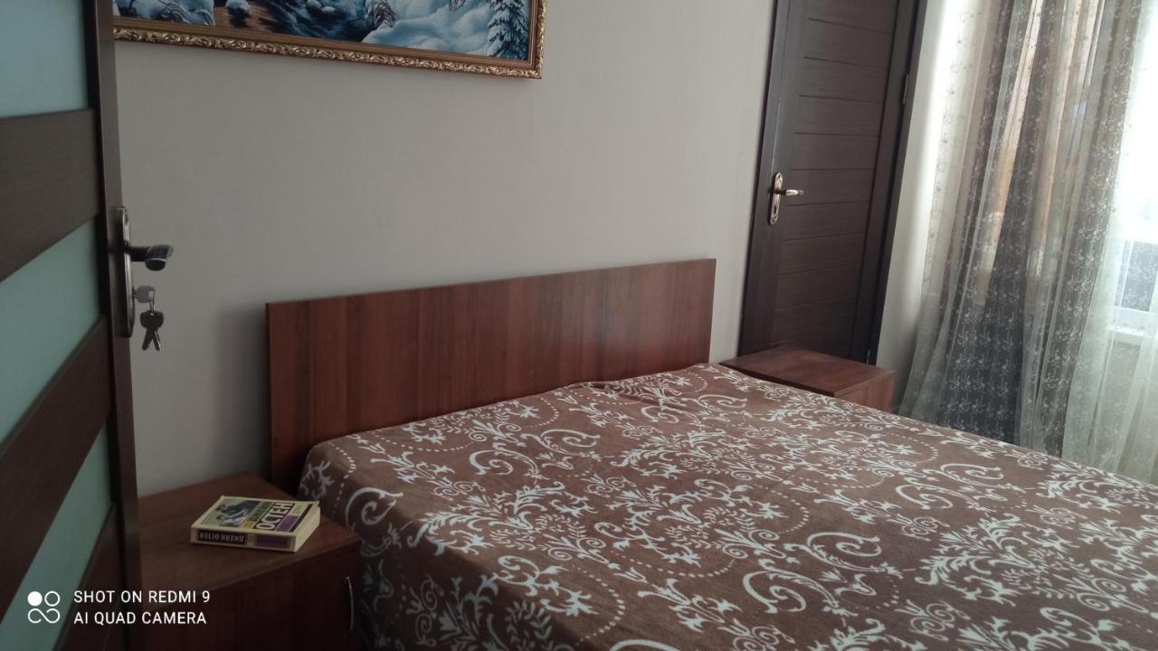 Hôtel Samira à Gagra Extérieur photo