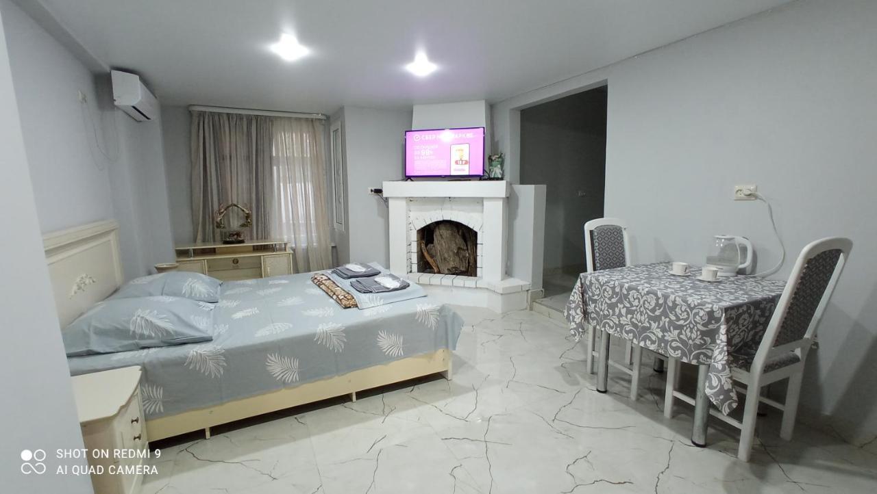 Hôtel Samira à Gagra Extérieur photo