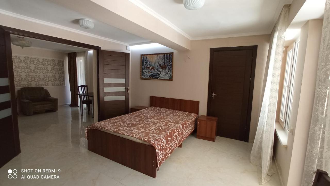Hôtel Samira à Gagra Extérieur photo