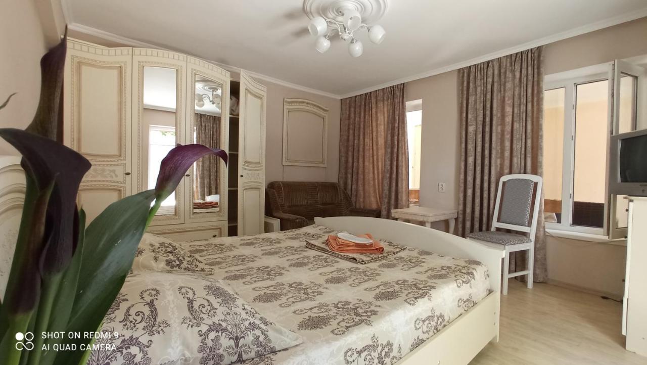 Hôtel Samira à Gagra Extérieur photo