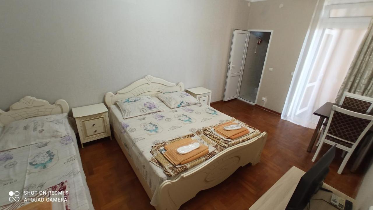 Hôtel Samira à Gagra Extérieur photo