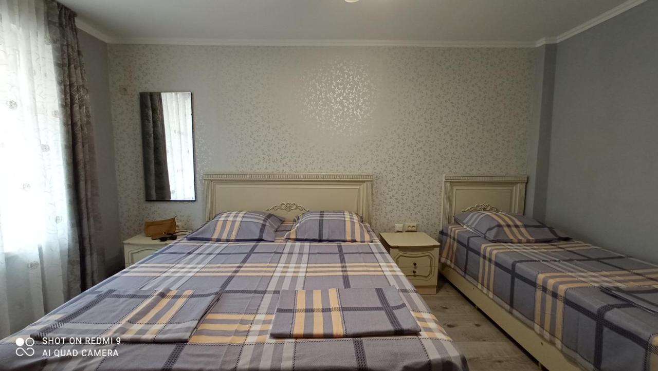 Hôtel Samira à Gagra Extérieur photo