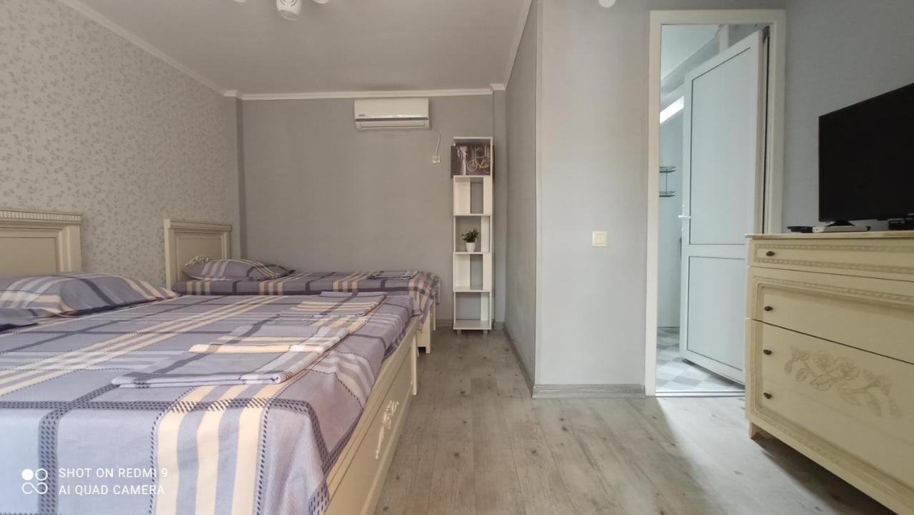 Hôtel Samira à Gagra Extérieur photo