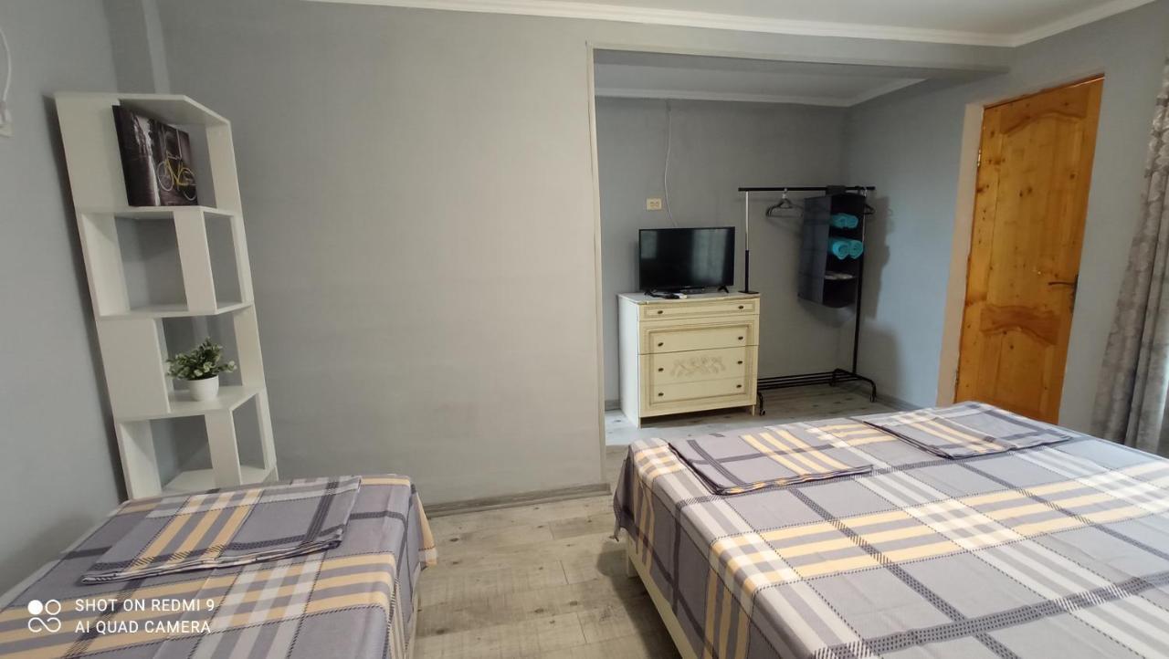 Hôtel Samira à Gagra Extérieur photo
